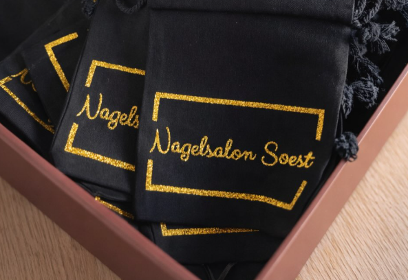 zakje bedrukt naam logo gepersonaliseerd