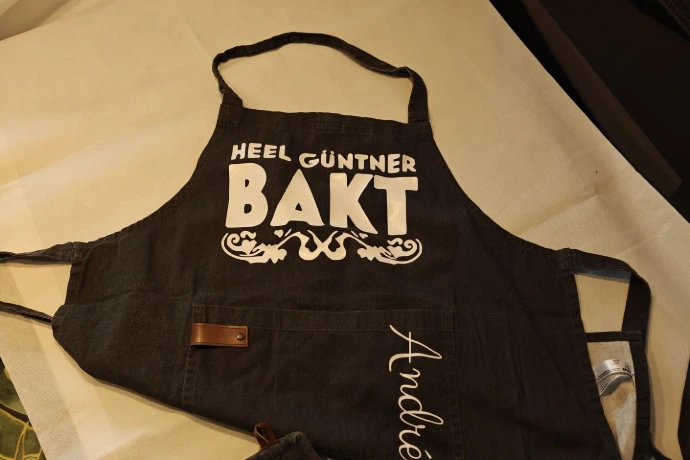 schort bedrukt naam logo gepersonaliseerd