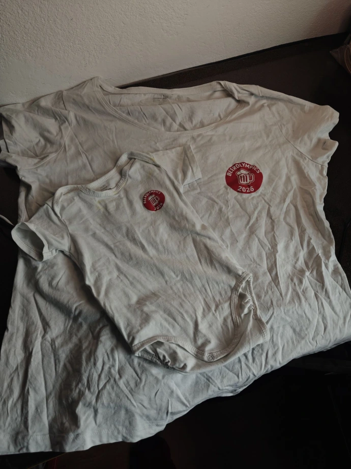 t shirt rompertje bedrukt naam logo gepersonaliseerd