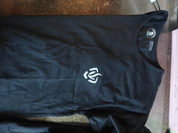 t shirt bedrukt naam logo gepersonaliseerd