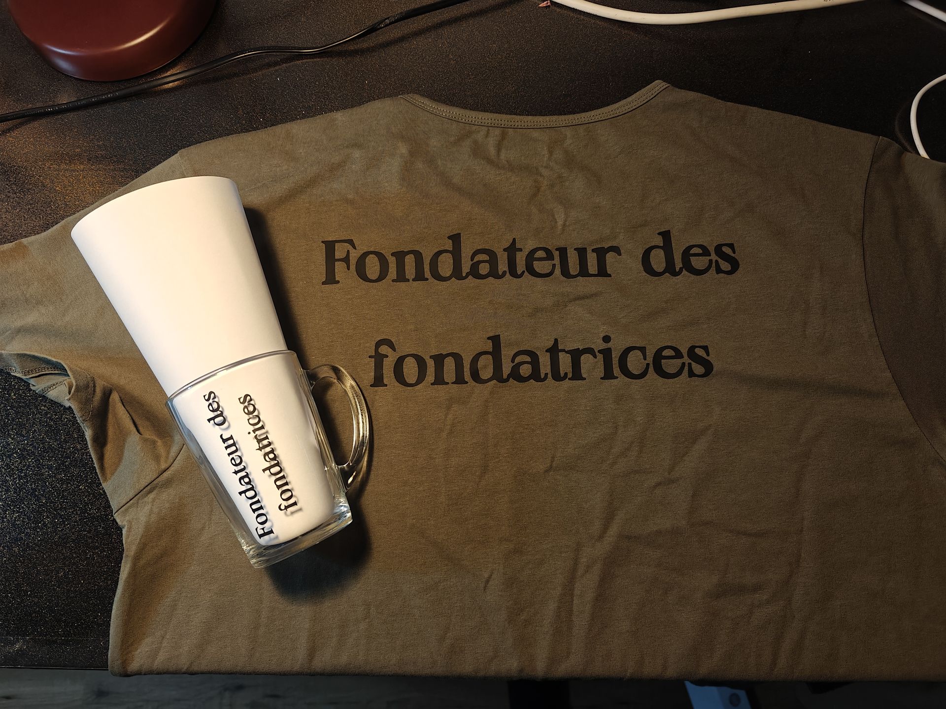 t shirt glas mok bedrukt naam logo gepersonaliseerd